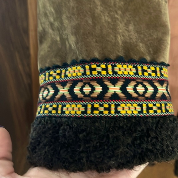 SOLD>>>>>>Incredible Vintage 70s  Afghan Embroidered Velour and Wool Coat - Picture 2 of 8